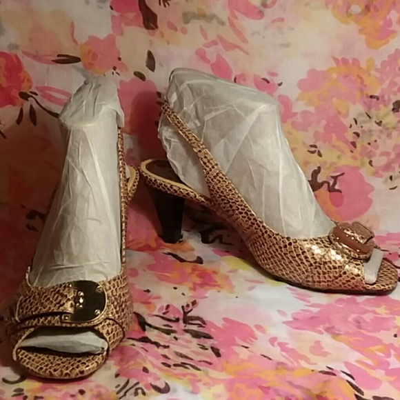 Cole Haan Shoes - 😎 Cole Haan Nike Air slingback pumps